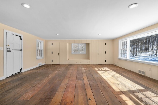 Photo - 100 Upper Shad Rd