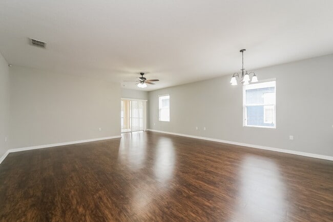 Photo - 1744 Wallace Manor Loop