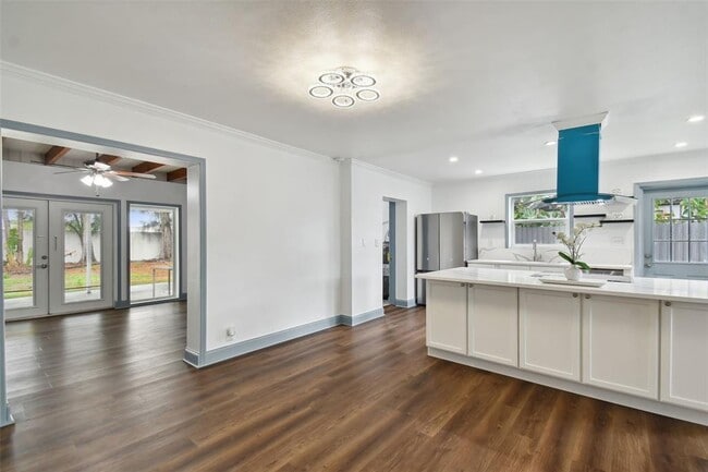 Photo - 3905 W Paxton Ave