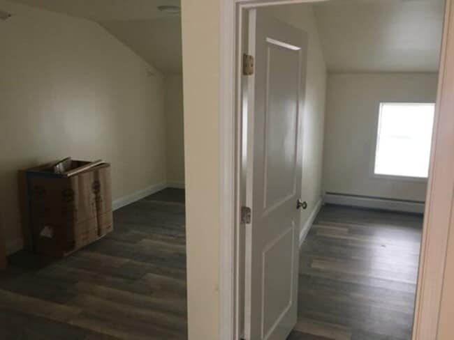 323-325 College Street, Unit 12