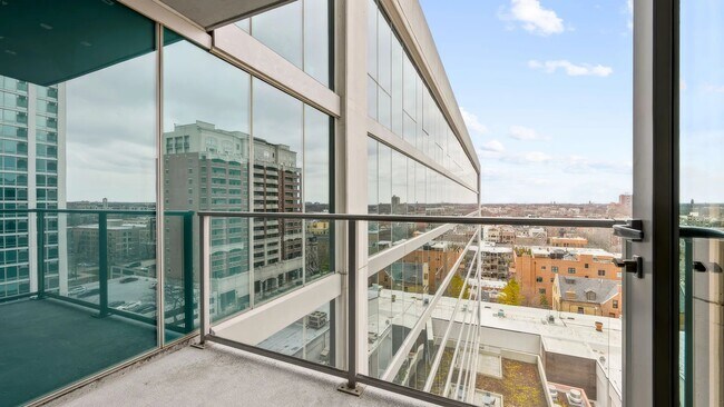 Photo - 3798 N Halsted St