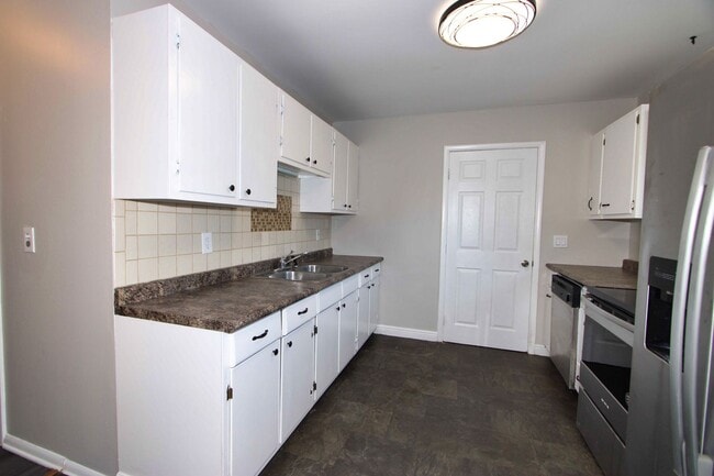 Photo - 4 Bed 2 Bath House for Rent