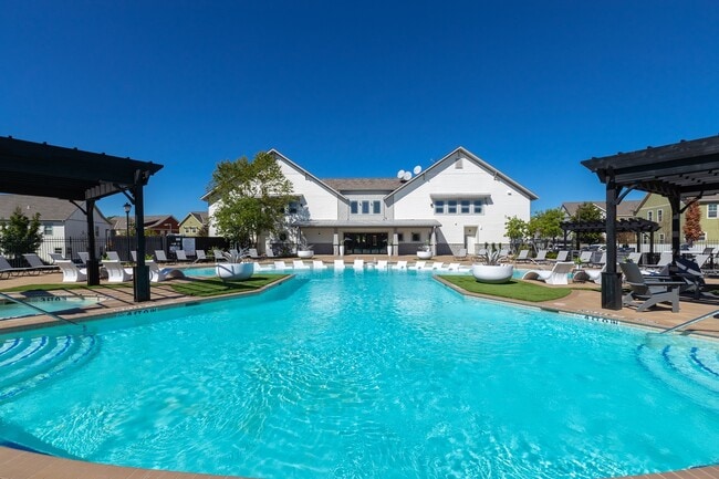 The-Collective-at-Columbia-Apartments-Near-The-University-of-Missouri-Pool-Seating-Clubhouse - The Collective at Columbia