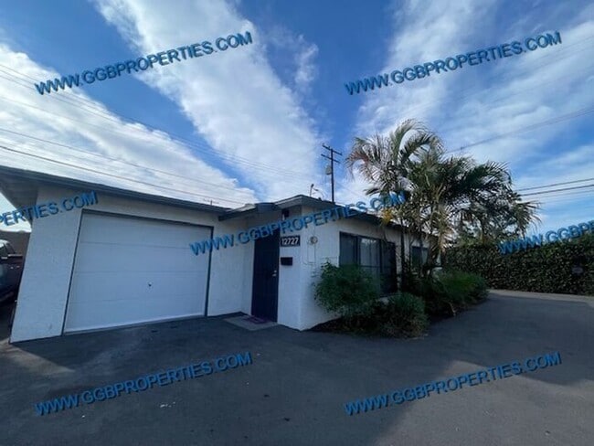 Building Photo - Will not Last! Charming 2 BD / 1 BA Norwalk Home with One Car Garage / Laundry Hook Ups