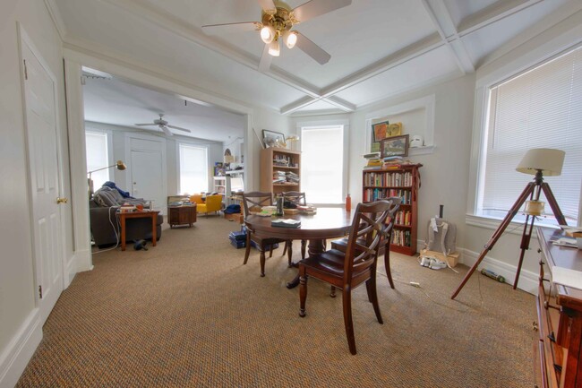Building Photo - 3111 Portis Ave Unit 2S
