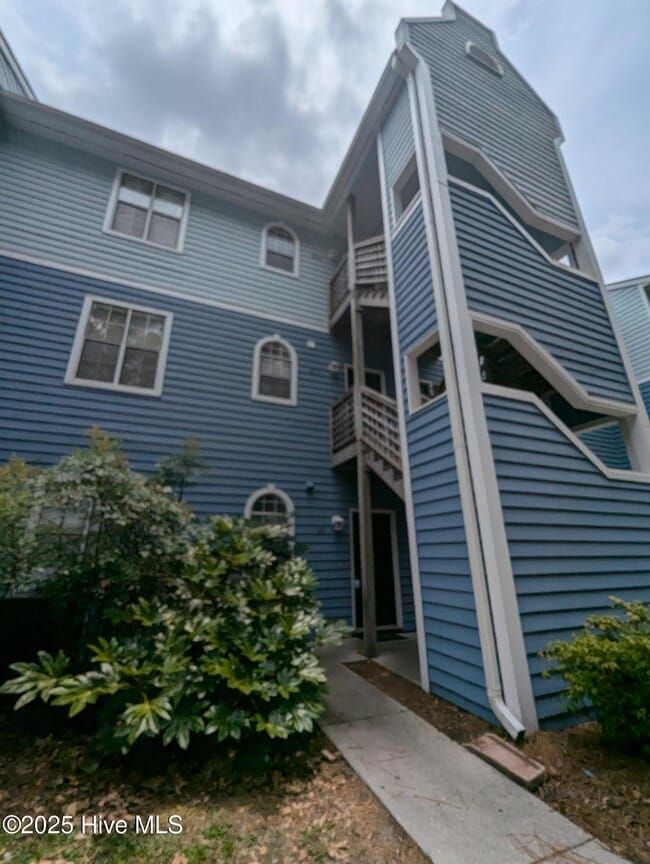 Building Photo - 4210 Wilshire Blvd Unit 103