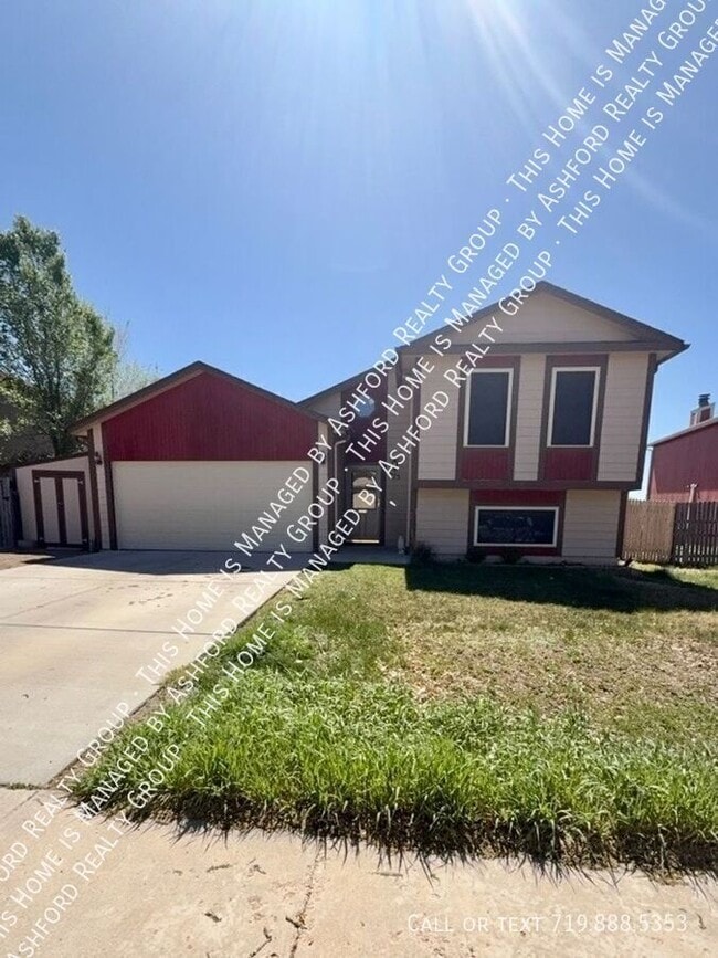 Building Photo - 975 Daffodil St