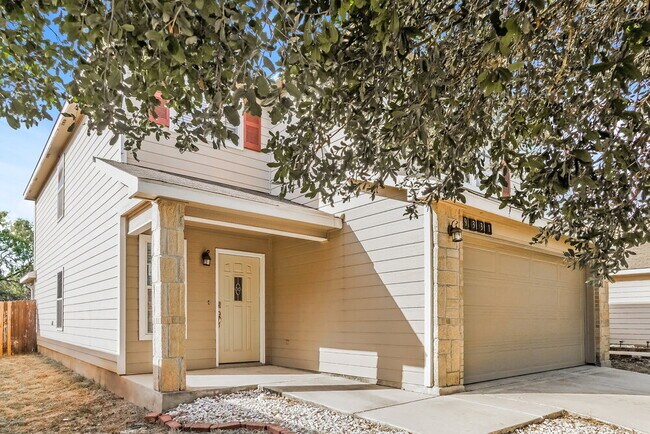 Photo - 9331 Maple Silver