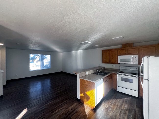 Photo - 1131 2nd St NW