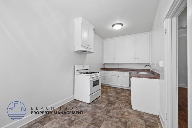 Photo - 566 W. 17th St.