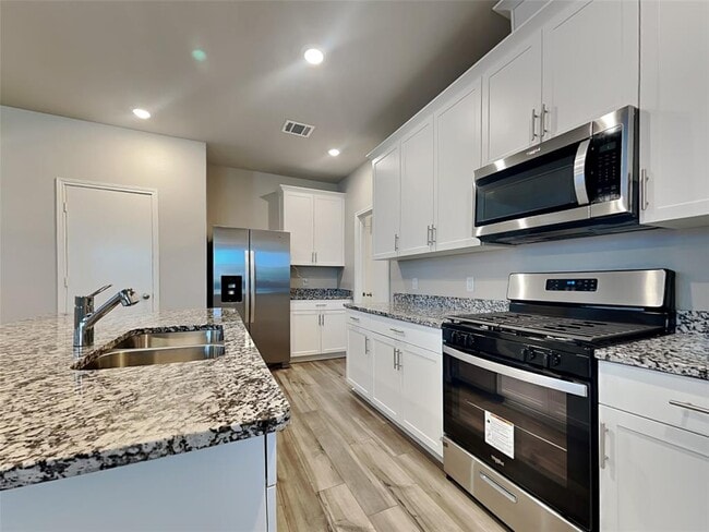 Photo - 5124 Saddle Clb Dr