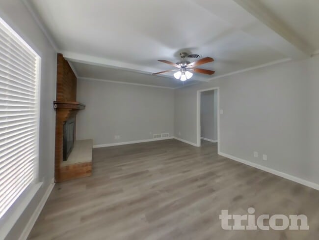 Photo - 3240 Springwood Ln