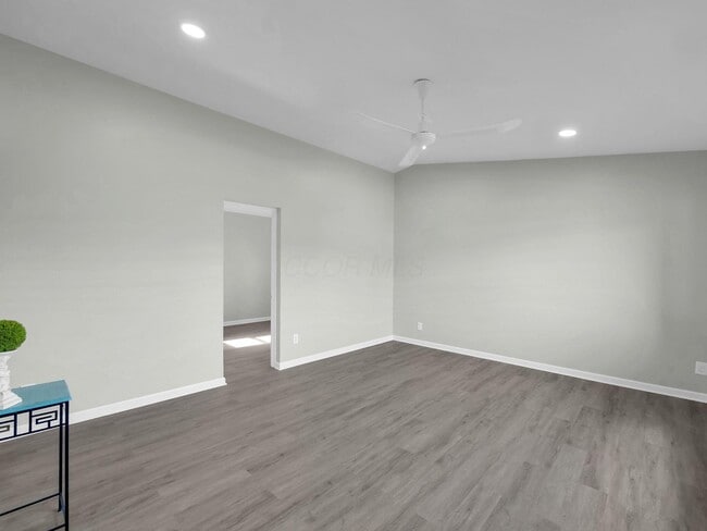 Photo - 452 Stella Ave