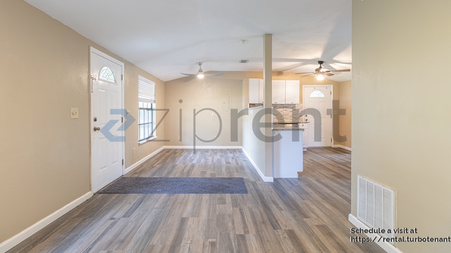 Photo - 1584 Selma Ave