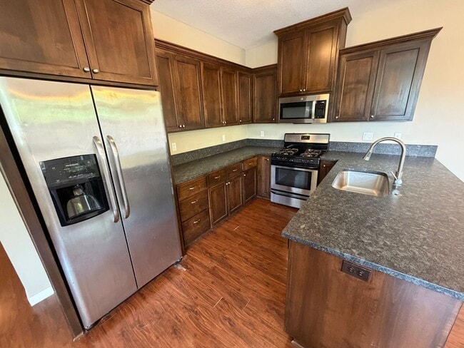 Photo - Beautifully Updated 3-Bed, 2.5-Bath Home in Prime Wilsonville Location! - Water/Sewer/Trash Included Unit 6