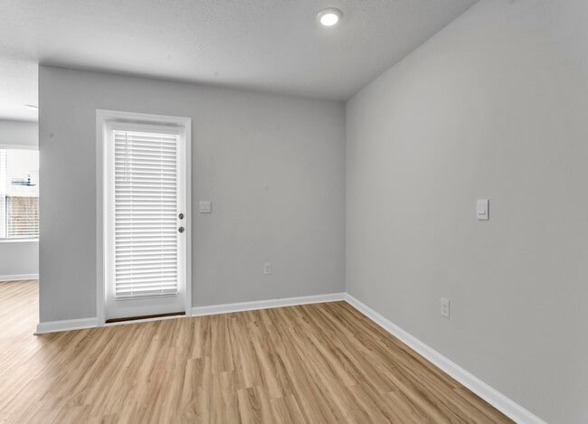 Photo - 839 Otto Loop