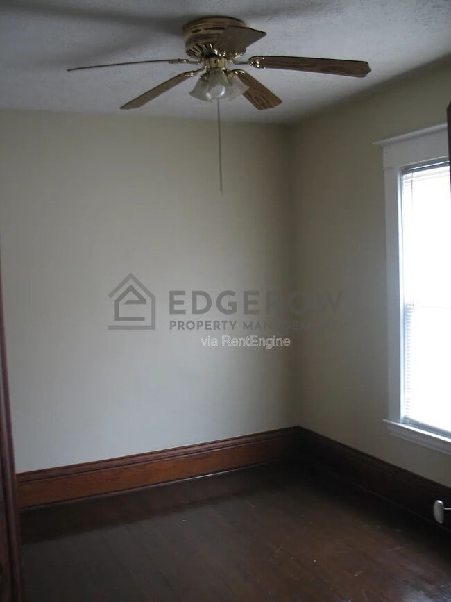 Photo - 737 6th St NW