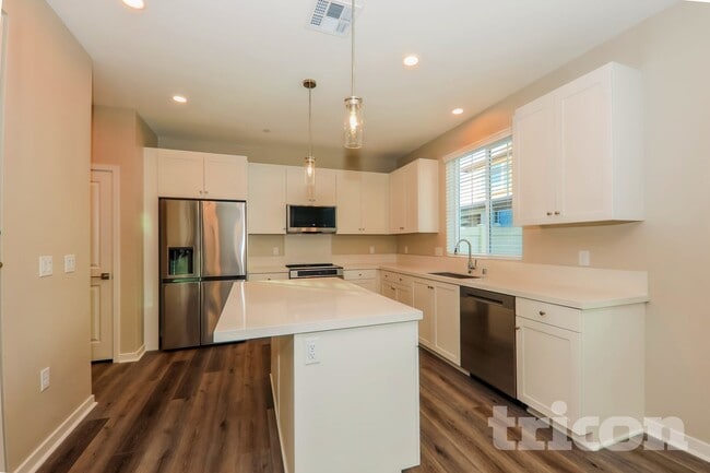 Photo - 29398 Walnut Tree Way