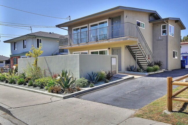 Building Photo - 6660 Sabado Tarde Rd Unit B