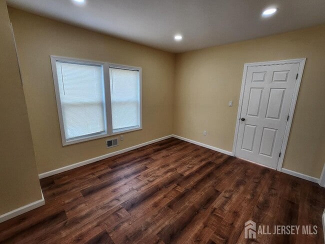 Photo - 18 Walnut St