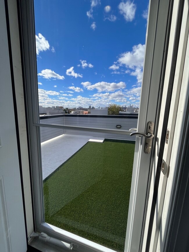 Photo - 2635 Livingston St Unit 2