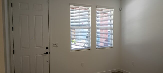 Photo - 821 Lake Park Cir