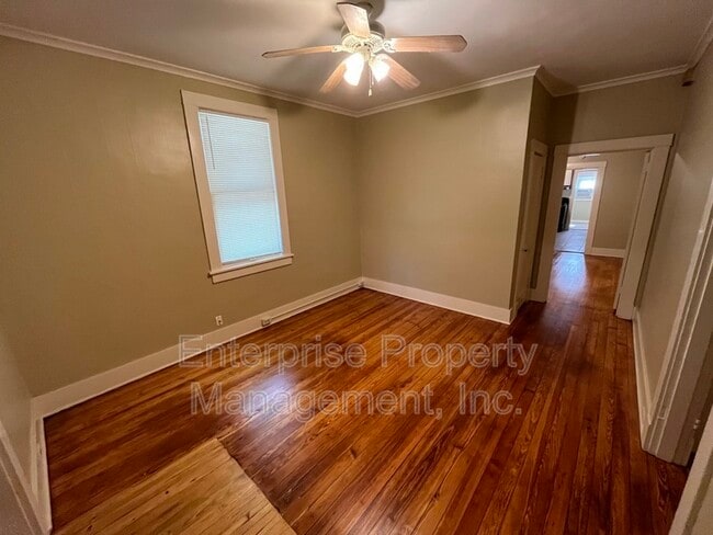 Photo - 2187 Court Ave Unidad 102