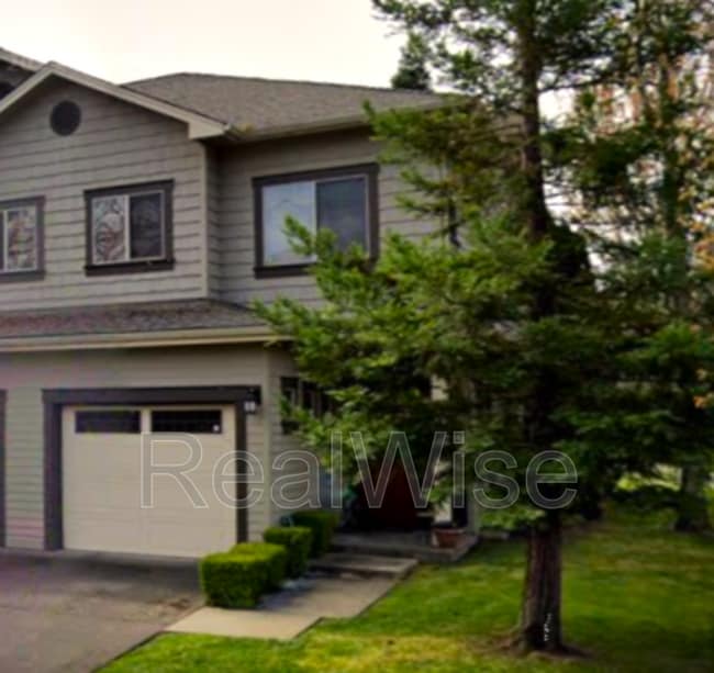 Building Photo - 1709 SE Softwood Way