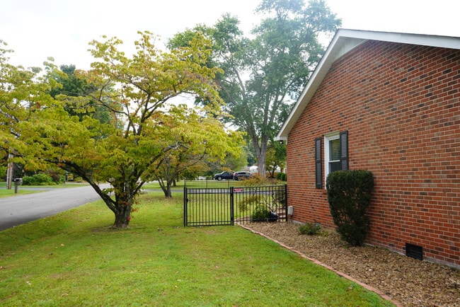 Photo - 735 Fisk Rd