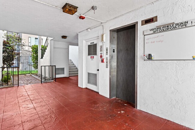 Photo - 3910 Crystal Lake Dr Unit 204