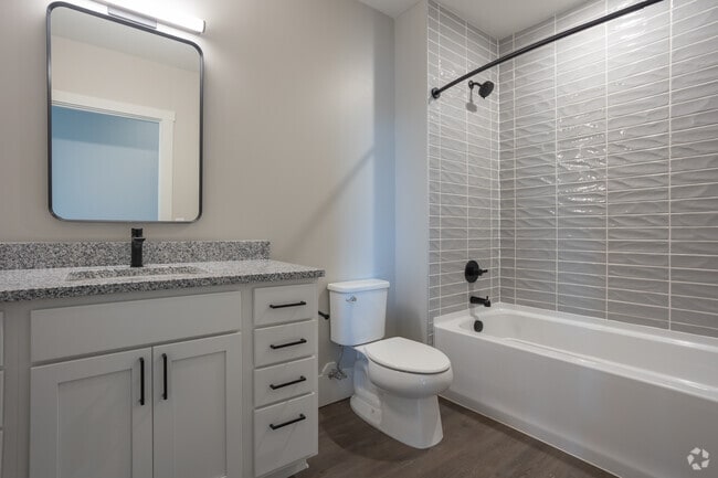 2BR, 2BA - 1,216SF - Bathroom