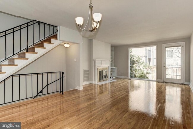 Photo - 2531 Queen Annes Ln NW