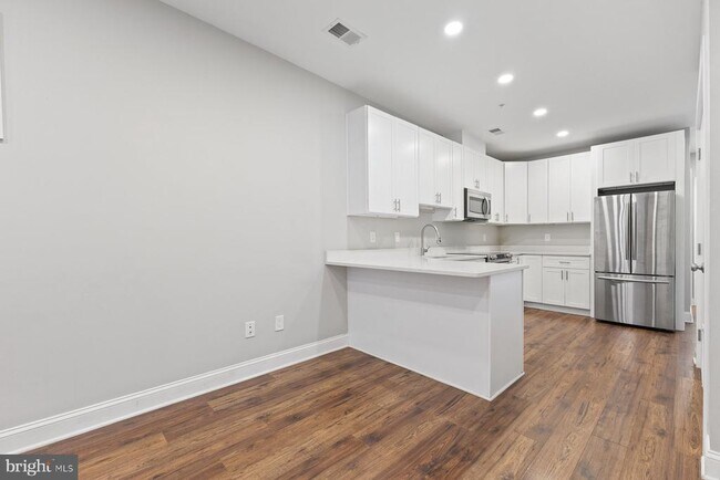 Photo - 3110 Georgia Ave NW Unidad 403