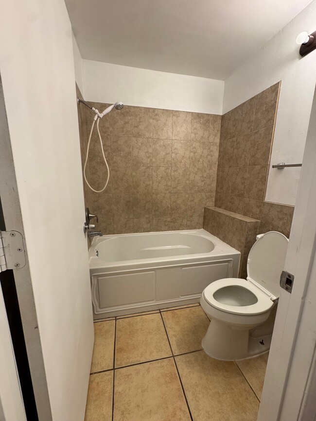 1388 Hassell Ave Unit 1400 Hassell AVe