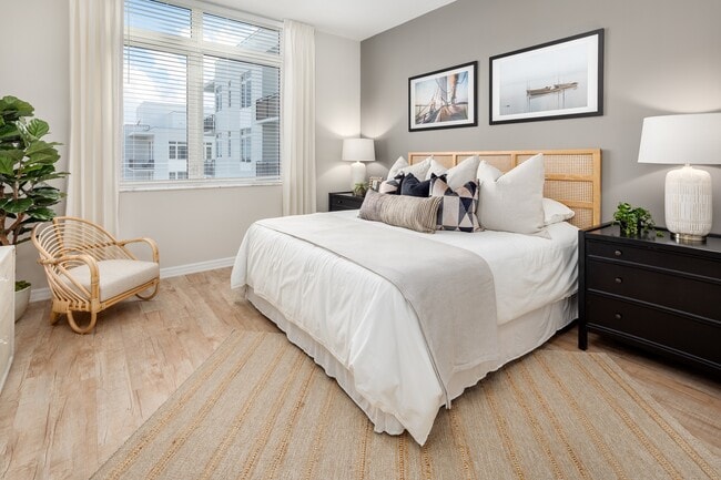 Midtown 24