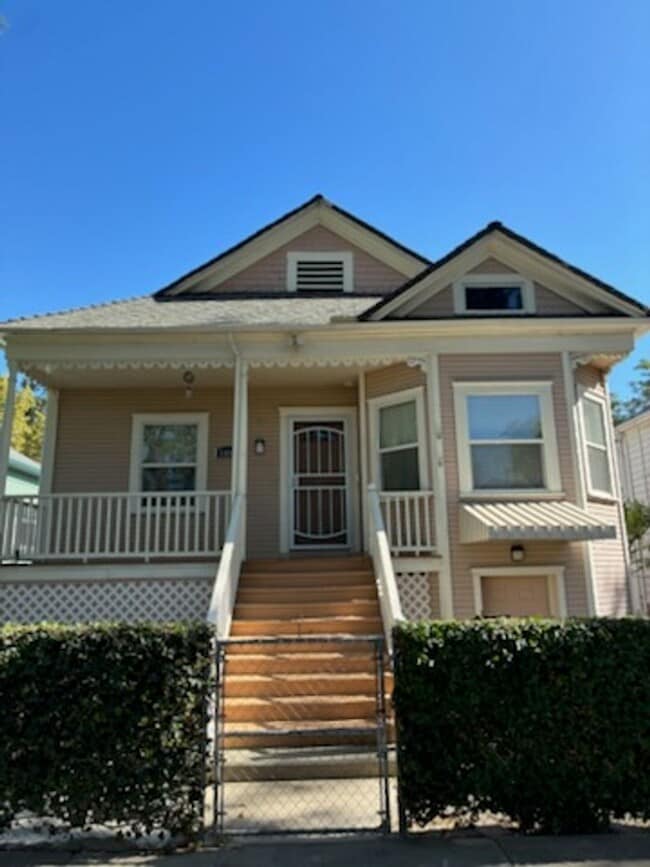 Building Photo - 1407 D St