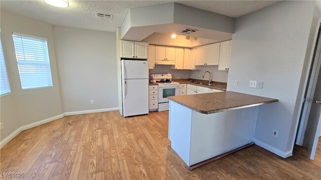 Photo - 1600 Burningwood Ln Unidad 201