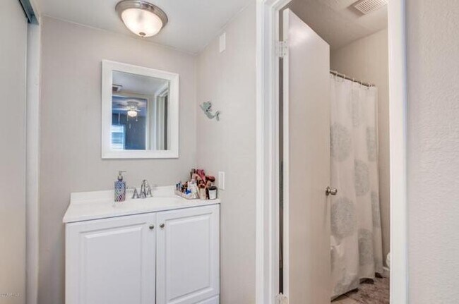 Photo - Fourplex 816 Unidad B