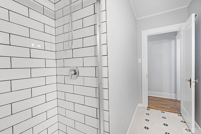 Photo - 107 Walnut Ave Unit 2