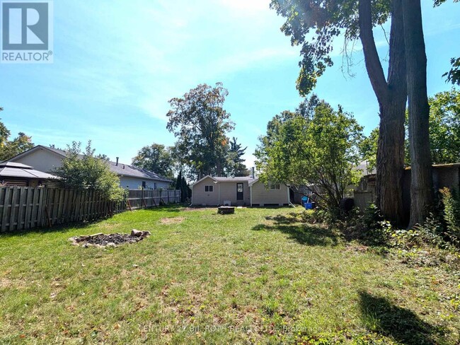 Photo - 696 Hastings Ave