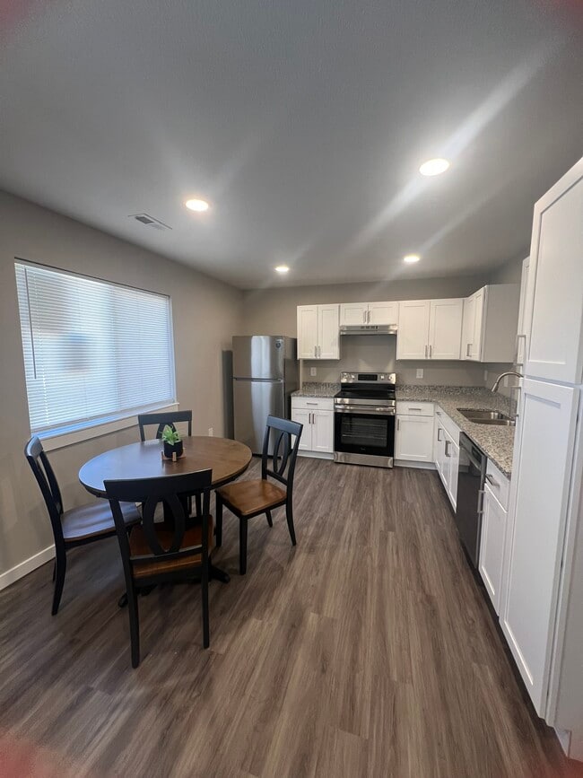 Photo - 444 Wood Ave