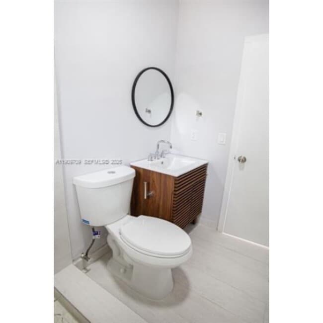 Photo - 2424 NW 7th Ct