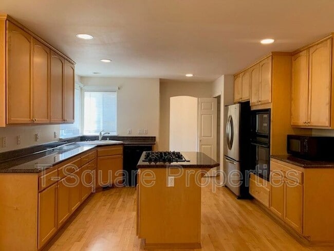 Photo - 534 234th Pl NE