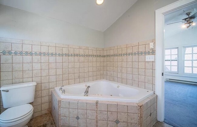 Building Photo - 3421 N Frederick Ave Unit B Rental