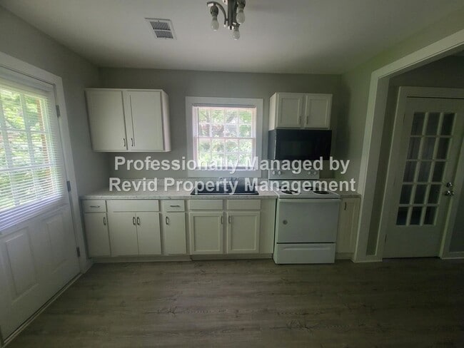 Photo - 714 Goodwyn St
