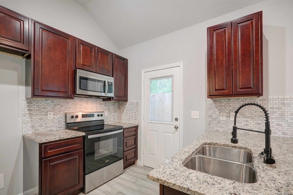 Photo - 16926 Kempwood