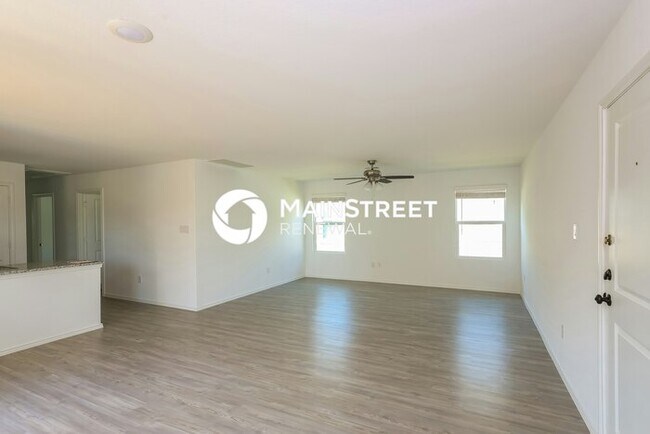 Photo - 3 Bedroom Pet-Friendly Home in San Antonio, TX with Main Street Renewal