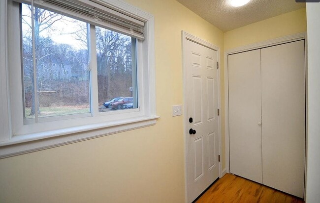 Photo - 1700 Farmington Ave Unit B