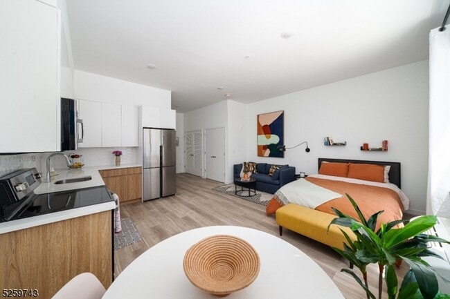 Building Photo - 44 Irvine Turner Blvd Unit 207 Rental