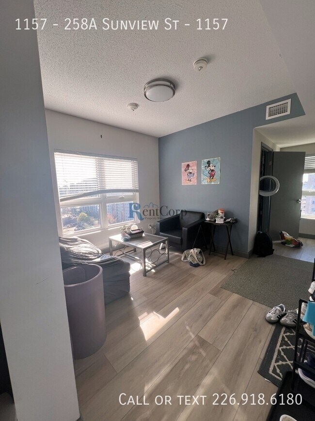 Photo - 258A-258A Sunview St